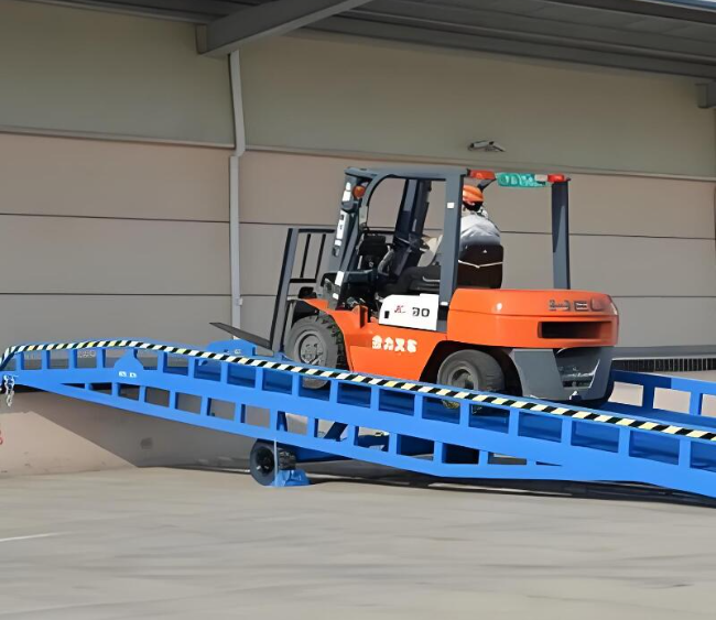 西安移动式卸货平台（叉车用）
